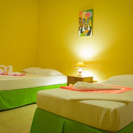 Hostal Fachente León Екстериор снимка