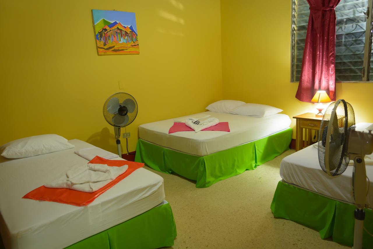 Hostal Fachente León Екстериор снимка