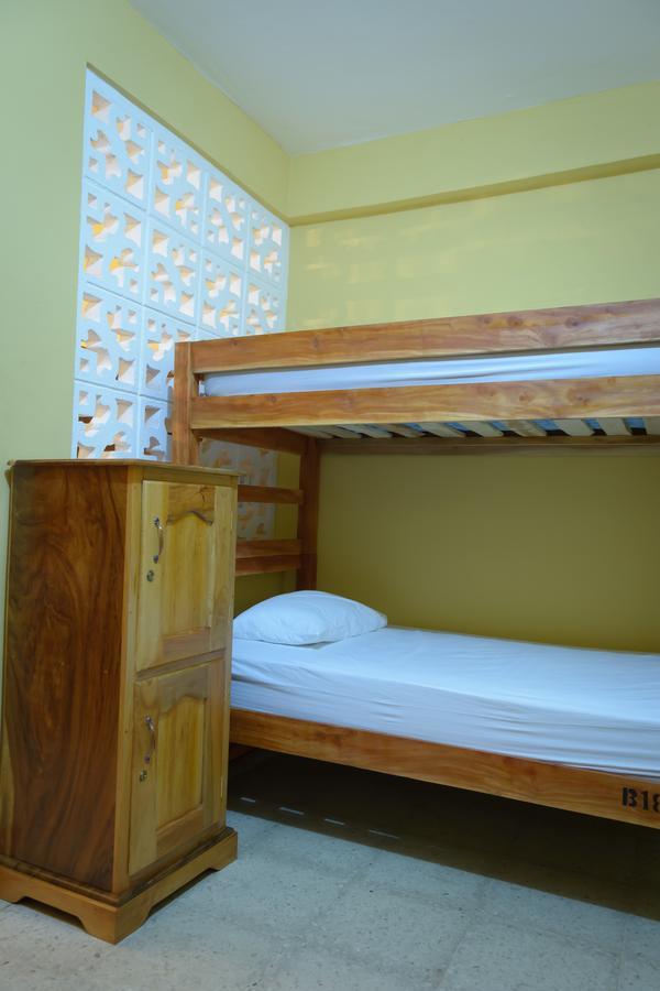 Hostal Fachente León Екстериор снимка